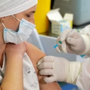 В Україні заявили про 185 випадків побічних ефектів після вакцинації проти COVID-19