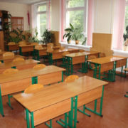Дві прикарпатські школи перевели на дистанційне навчання через холод у класах