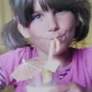 Увага! Вийшла з дому і зникла: поліція розшукує 11-річну дівчинку у Львівській області, українці допоможіть у розшуку