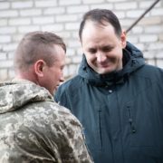 Мер Франківська Руслан Марцінків доставив гуманітарну допомогу українським військовим (фото)