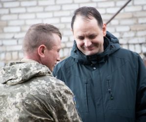 Мер Франківська Руслан Марцінків доставив гуманітарну допомогу українським військовим (фото)
