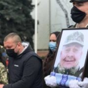 У Чернівцях попрощалися із загиблим на Донбасі бійцем Олексієм Мамчієм: фото
