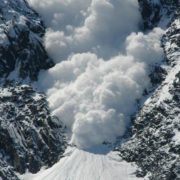 Прикарпатців попереджають про лавинну небезпеку в горах