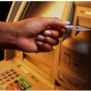 На Прикарпатті засудили жінку за викрадення банківської картки