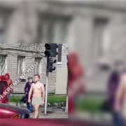 Кидались на перехожих та лякали дітей: у Полтаві та Кременчуці вулицями ходили голі чоловіки (фото)