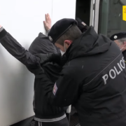 У Празі поліція провела великий рейд по виявленню незаконного працевлаштування: 15 заробітчан депортують