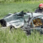 В Польщі мікроавтобус з українцям лоб в лоб зіткнувся з лекговиком: є загиблі та травмовані