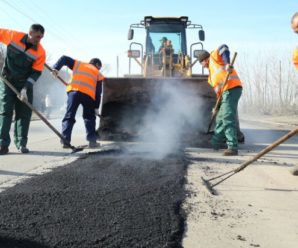 На Прикарпатті ремонтують найгіршу ділянку дороги М-12