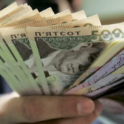 До кінця 2021 року середня зарплата може досягнути 14,5 тис. грн – прогноз Шмигаля