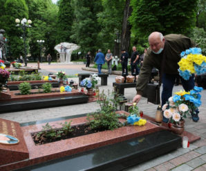 В Івано-Франківську вшанували військових, які загинули у гелікоптері МІ-8 (ФОТО)