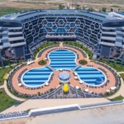 У Туреччині через вечірку з українцями закрили 5-зірковий готель