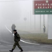 Білорусь запроваджує плату за виїзд в Україну