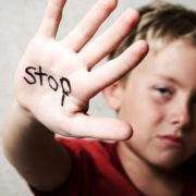 Дитяче насильство на Франківщині: чому діти просять про підтримку і як їм допомогти