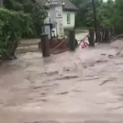 На Буковині через зливи підтоплені вже понад 10 населених пунктів
