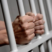 Вчинили 19 крадіжок: на Прикарпатті засудили двох осіб
