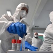 Світ атакує більш заразний штам коронавірусу Епсілон: чим небезпечний і як захиститися