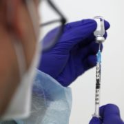 Чи потрібно українцям буде вводити третю дозу вакцини від COVID-19: пояснення МОЗ