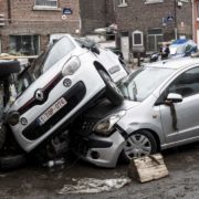 Великий потоп у Європі: циклон “Бернд” ламав кам’яні стіни, змивав з вулиць авта і вбивав людей