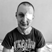 “Підірвався під час вибуху”: важкопораненому українському воїну терміново потрібна допомога