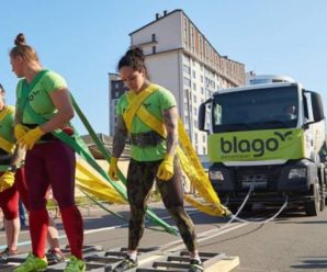 Три жінки тягнули п’ять бетонозмішувачів: у Франківську встановили рекорд України (ВІДЕО)
