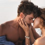 Оргія у Кирилівці та нестримна пристрасть в Одесі: чому туристи все частіше відкрито займаються сексом