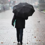 В Україну сунуть зливи і похолодання: синоптики оновили прогноз