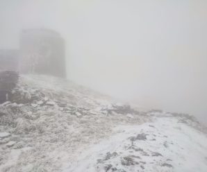Карпати засипає першим снігом: яскраві фото і відео