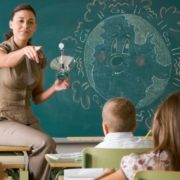 Вчителі не зобов’язані проводити виховні години, – профспілка освітян