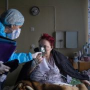 “В Україні скоро почнеться медичний колапс”: лікар розповів, яким містам загрожує потужне навантаження