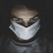 Щепленні українці продовжують заражатися коронавірусом – РОЗ’ЯСНЕННЯ ЛІКАРІВ