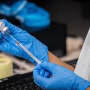 Медики з’ясували, як зменшити побічні ефекти вакцини COVID-19