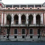 “Казали, що будуть акробати”: у Львові зачинили Будинок вчених, де відбулася скандальна “голодна туса”