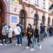 В Івано-Франківську в центрах масової вакцинації та пунктах щеплення вже є вакцина Moderna (ФОТО)