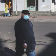 Чому не зникає пандемія коронавірусу і навіть набирає обертів в Україні – лікар відповів