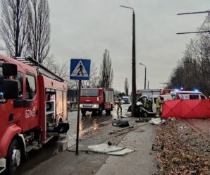 У Польщі трагічно загинув українець: врізався фургоном у трамвай