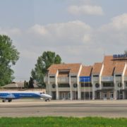 Показали, як зараз виглядає аеропорт в Івано-Франківську: “будівля тримається на чесному слові”