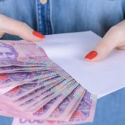 В Україні з 1 грудня підняли зарплати: скільки платитимуть за годину