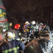 Загинули люди: біля Івано-Франківська поїзд зіткнувся з автомобілем (ФОТО)
