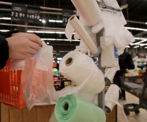 Уряд встановив ціни на пластикові пакети: скільки відтепер коштуватимуть “маєчки”
