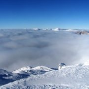 На Закарпатті знайшли перекинутий снігохід, який належав зниклому туристу