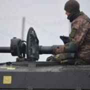 У США є чотири тижні, щоб зупинити вторгнення російських військ до України — CNN