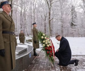 Президент Дуда відвідав меморіал у Чорному лісі в околицях Івано-Франківська