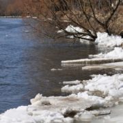 Синоптики попереджають про підняття води у річках на заході України: подекуди до 3 метрів
