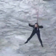 Надія Савченко стрибнула з моста (відео)