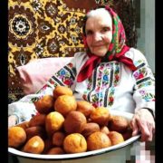 “Сльози навертаються на очі”: 95-річна жінка зробила зворушливий подарунок для українських воїнів (ФОТО)