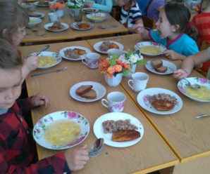 В Івано-Франківську пройдуть два святкових обіди для дітей-сиріт та безхатьків