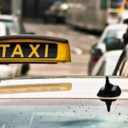 Водіїв таксі зобов’яжуть ставити касові апарати в авто?