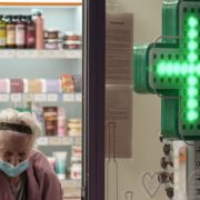 У Львові 44-річна завідувачка аптеки привласнила майже мільйон гривень на ліках для онкохворих