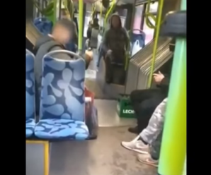 У Польщі група підлітків в автобусі жорстоко побила водія-українця