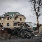 Російська армія гатить там, де немає військової інфраструктури: у Маріуполі загинуло ще троє цивільних